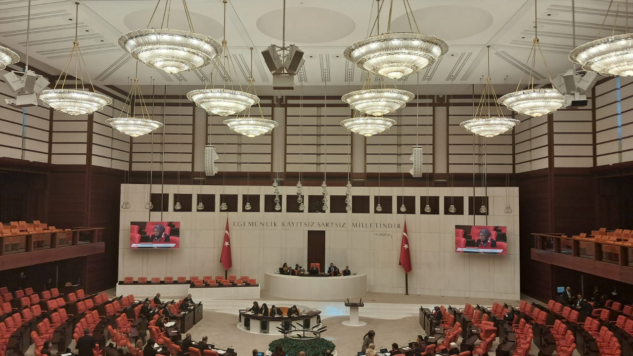 Meclis’te gürültü tartışması: Bozdağ’dan AK Partili vekillere uyarı