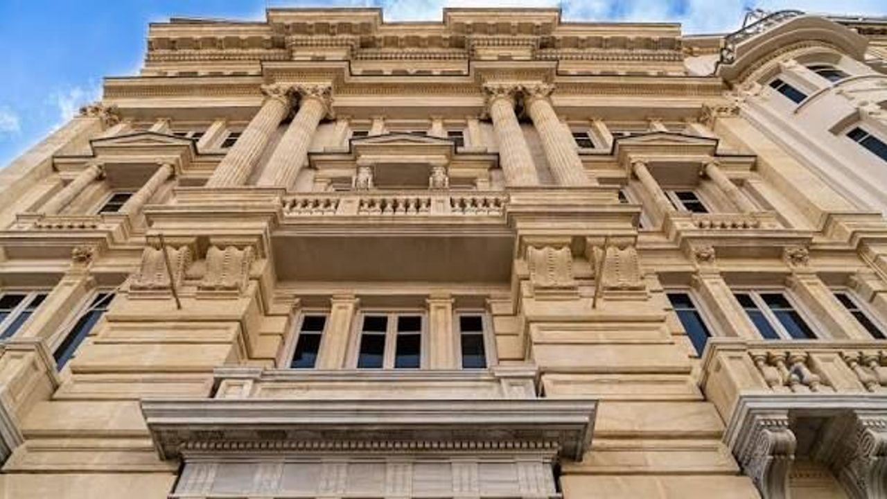 Pera Müzesi'nde Yazar-Editör Sohbetleri Kıymet Erzincan Kına ve Emine Boyner ile başlıyor