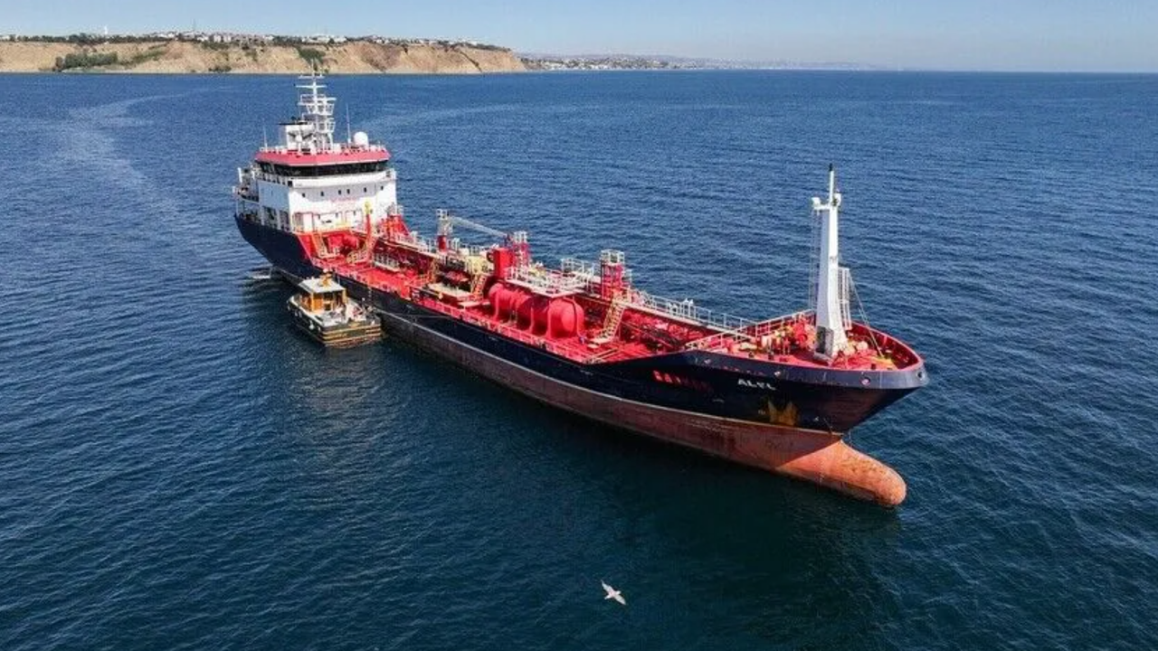 Silivri’deki gemi kazası: 9 mürettebatı arama çalışmaları devam ediyor
