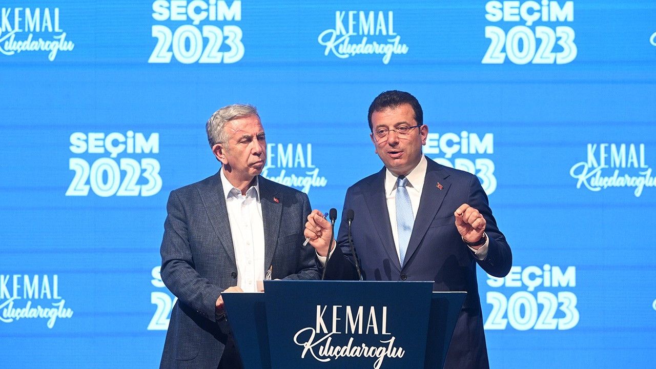 Ankara ve İstanbul Büyükşehir Belediye Başkanları, ellerindeki seçim sonuçlarına ilişkin bilgi verdi