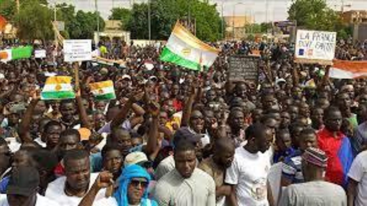 Nijer'de sivil yönetime geçiş 3 yıl içinde tamamlanacak