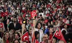 Ankara Üniversitesi, Cumhuriyet'in 100. yıl dönümünü fener alayı ile kutladı
