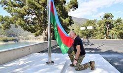 Azerbaycan Cumhurbaşkanı Aliyev, Hankendi ve Hocalı'da Azerbaycan bayrağını göndere çekti