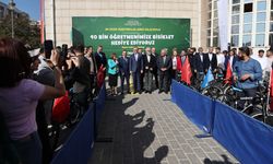 Bakan Işıkhan, Gaziantep'te öğretmenlere bisiklet dağıtım törenine katıldı