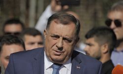 Bosnalı Sırp lider Dodik, Bosna Hersek Mahkemesinde ilk duruşmasına çıktı