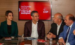 CHP Genel Başkan adayı Özgür Özel, partisinin Konya'daki örgüt yöneticileriyle görüştü: