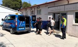 Datça'da göçmen kaçakçılığı iddiasıyla 12 zanlı tutuklandı