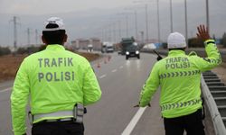 Erzincan'da trafik ekiplerinden kaza riski yüksek kavşaklarda dronla trafik denetimi