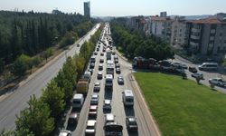 Gaziantep'te hasarlı trafik kazaları kilometrelerce araç kuyruğu oluşturdu