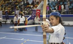 Geleneksel okçulukta Minikler Salon 100. Yıl Türkiye Şampiyonası, Ankara'da devam ediyor