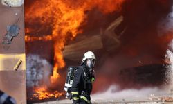 GÜNCELLEME - Kayseri'de yatak fabrikasında çıkan yangın kontrol altına alındı