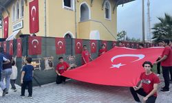 Hatay'da süslenen tren, Kurtuluş Savaşı'nda ilk kurşunun atıldığı Dörtyol'a öğrenci taşıdı