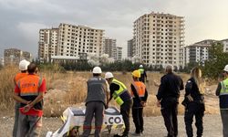 Malatya'da ağır hasarlı 13 katlı 2 bina patlayıcı kullanılarak yıkıldı