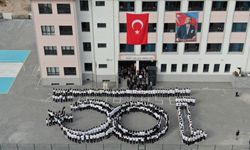 Nevşehir'de öğrenciler "100. Yıl" koreografisi oluşturdu