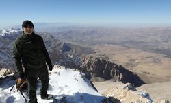 Niğde'de 100 dağcı Cumhuriyet'in 100. yılı kutlamaları kapsamında Aladağlar'a tırmandı