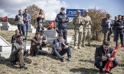 PKK'lı teröristlerin katlettiği 33 Yavi şehidi mezarları başında anıldı