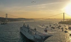 Türk donanması tarihinin en büyük geçit törenini gerçekleştirdi