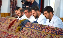 2. Abdülhamit'in Lahey'deki Barış Sarayı'na hediye ettiği Hereke halısı onarılıyor