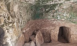 Adıyaman'da kaçak kazılarda 1900 yıllık oda mezarı bulundu