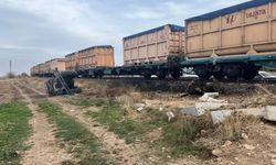 Afyonkarahisar'da hemzemin geçitte trenin çarptığı traktördeki kişi öldü