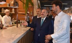 AK Parti'li Mustafa Varank, Bursa'da restoran açılışına katıldı