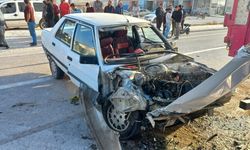 Aksaray'da otomobil ile kamyon çarpıştı 4 kişi yaralandı