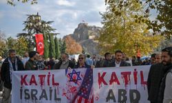 Ankara Filistin Dayanışma Platformu üyeleri, cuma namazı sonrası İsrail'i protesto etti