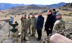 Ardahan Valisi Çiçek'ten sınırın sıfır noktasındaki askerlere moral ziyareti