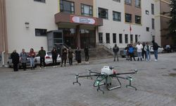 Burdur'da tarım lisesi öğrencileri zirai dron eğitim alıyor