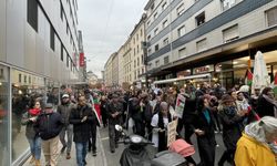 Cenevre'de binlerce kişi soğuğa rağmen "Filistin ile dayanışma için" yürüdü