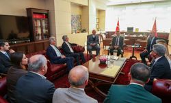 CHP Genel Başkanı Özel, Alevi vakıf, federasyon ve dernek başkanlarıyla görüştü