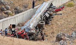 Gaziantep'te şarampole devrilen tankerin sürücüsü yaralandı