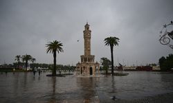 İzmir'de sağanak etkili oldu