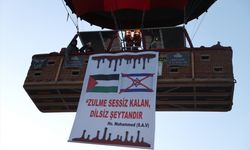 Kapadokya'da sıcak hava balonu İsrail'e tepki pankartıyla uçtu