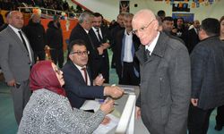 Kars'ta AK Parti belediye başkan adayları için temayül yoklaması