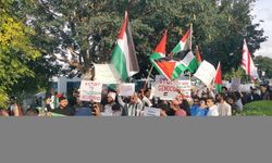 KKTC'de üniversite öğrencileri İsrail'in Filistin'e saldırılarını protesto etti