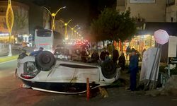 Kocaeli'de halk otobüsü ile otomobilin çarpıştığı kaza araç kamerasına yansıdı