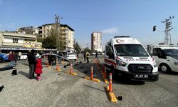 Şanlıurfa'da otomobil ile kamyonetin çarpıştığı kazada 4 kişi yaralandı