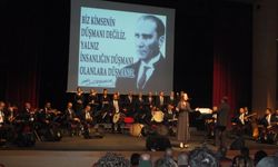 Sivas'ta Devlet Türk Halk Müziği korosu konser verdi