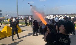 İncirlik Hava Üssü önünde eylem yapan İHH üyelerine polis müdahale etti