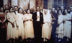 Bursa Fotoğraf Festivali'nde Cumhuriyet Bayramı ve Atatürk Fotoğrafları sergisi açıldı