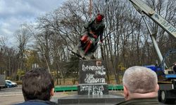Ukrayna'da Puşkin anıtı kaldırıldı