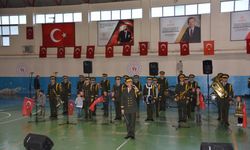 Askeri bando Şemdinli'de konser verdi