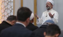 Diyanet İşleri Başkanı Erbaş, Ahmet Hamdi Akseki Camii'nde hutbe irad etti: