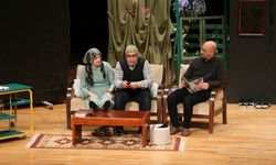 Eskişehir'de adliye personeli sahneledikleri tiyatro oyunuyla uyuşturucuyla mücadelede farkındalık oluşturdu
