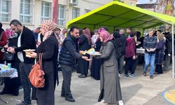 Hatay'da lise öğrencileri Filistinli çocuklar için kermes düzenledi