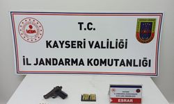 Kayseri'de yılbaşı denetimlerinde ruhsatsız tabanca ve esrar ele geçirildi