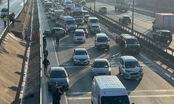 Kocaeli'de 8 aracın karıştığı zincirleme trafik kazasında 3 kişi yaralandı