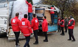 Türk Kızılay, Adıyaman'da depremzedelere kışlık giysi ve malzeme desteğinde bulundu