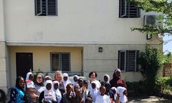 Türkiye'den Nijerya'daki yetimlere giysi ve kırtasiye yardımı